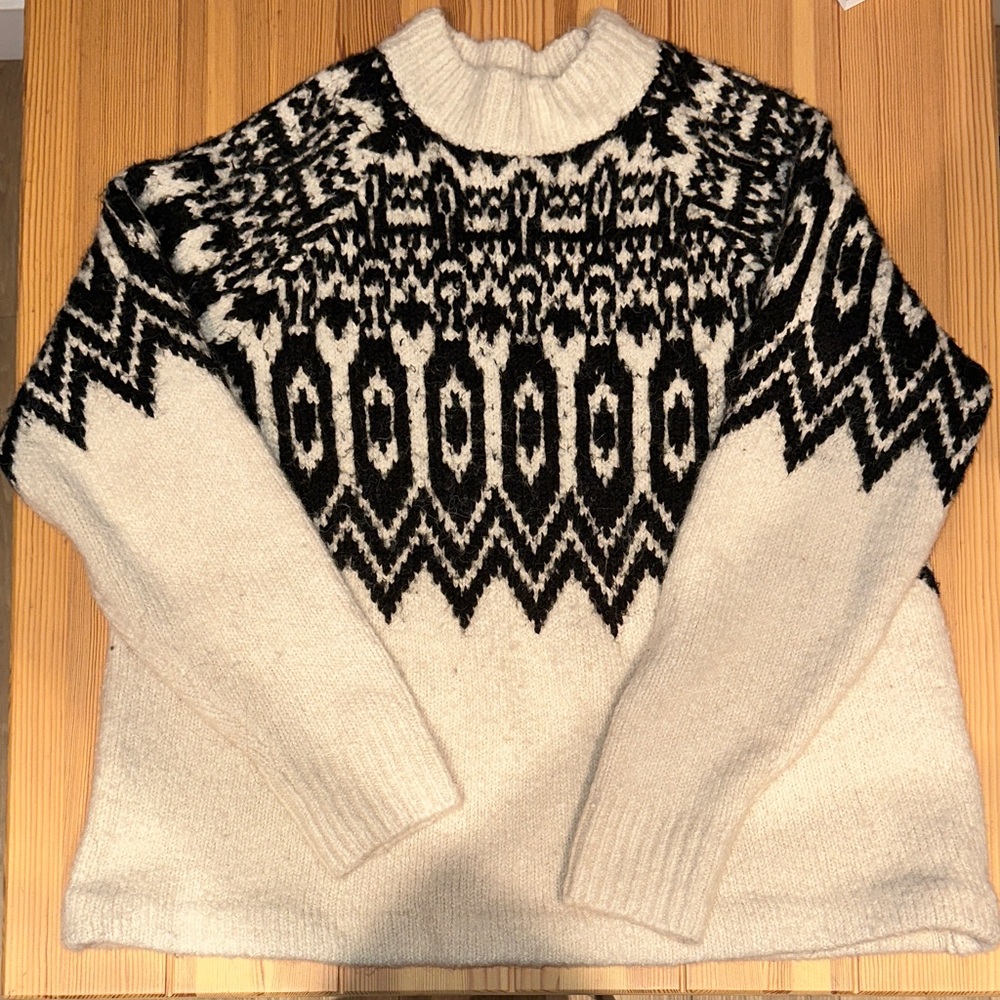Simons Black and Cream Patterned Sweater